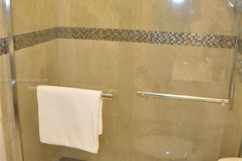Condo in Aventura, Florida, 1 bedroom  № 1888966 - photo 7