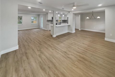 Casa en venta en Saint Petersburg, Florida, 3 dormitorios, 125.79 m2 № 1783444 - foto 10