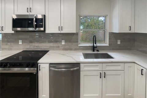 Casa en venta en Saint Petersburg, Florida, 3 dormitorios, 125.79 m2 № 1783444 - foto 6