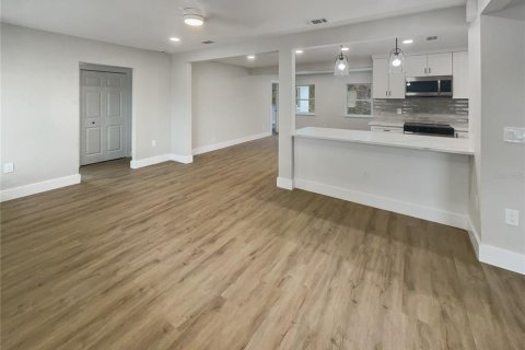 Casa en venta en Saint Petersburg, Florida, 3 dormitorios, 125.79 m2 № 1783444 - foto 13