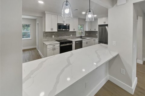 Casa en venta en Saint Petersburg, Florida, 3 dormitorios, 125.79 m2 № 1783444 - foto 12
