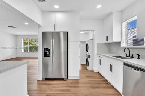 Купить виллу или дом в Майами-Бич, Флорида 4 спальни, 170.38м2, № 1972887 - фото 16