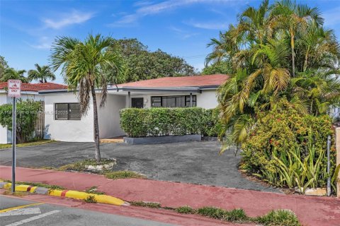 Купить виллу или дом в Майами-Бич, Флорида 4 спальни, 170.38м2, № 1972887 - фото 2