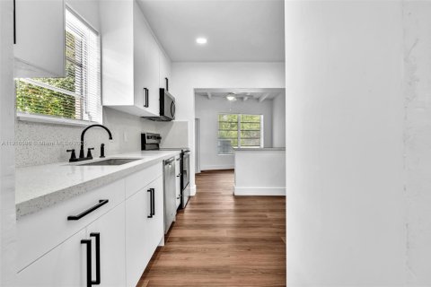 Купить виллу или дом в Майами-Бич, Флорида 4 спальни, 170.38м2, № 1972887 - фото 28