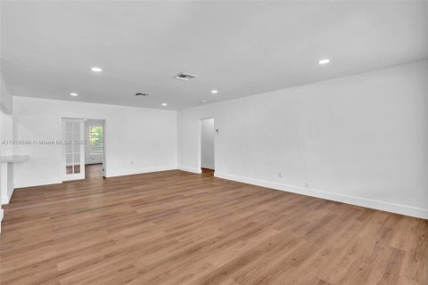 Купить виллу или дом в Майами-Бич, Флорида 4 спальни, 170.38м2, № 1972887 - фото 6