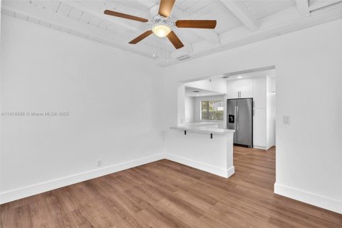 Купить виллу или дом в Майами-Бич, Флорида 4 спальни, 170.38м2, № 1972887 - фото 24