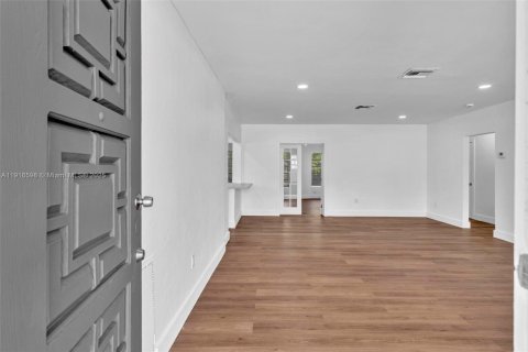 Купить виллу или дом в Майами-Бич, Флорида 4 спальни, 170.38м2, № 1972887 - фото 5