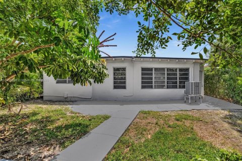 Купить виллу или дом в Майами-Бич, Флорида 4 спальни, 170.38м2, № 1972887 - фото 27