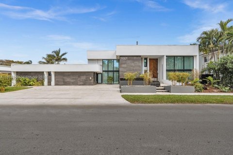 Villa ou maison à vendre à Miami, Floride: 5 chambres, 301.84 m2 № 2038504 - photo 2