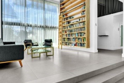 Villa ou maison à vendre à Miami, Floride: 5 chambres, 301.84 m2 № 2038504 - photo 15
