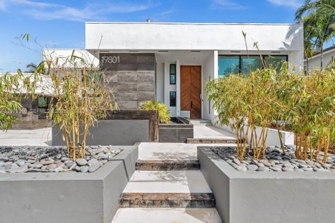 Villa ou maison à vendre à Miami, Floride: 5 chambres, 301.84 m2 № 2038504 - photo 4