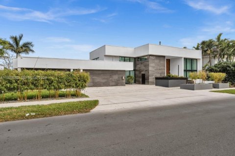 Villa ou maison à Miami, Floride 5 chambres, 301.84 m2 № 2038504