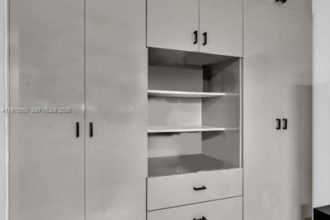 Villa ou maison à vendre à Miami, Floride: 5 chambres, 301.84 m2 № 2038504 - photo 29
