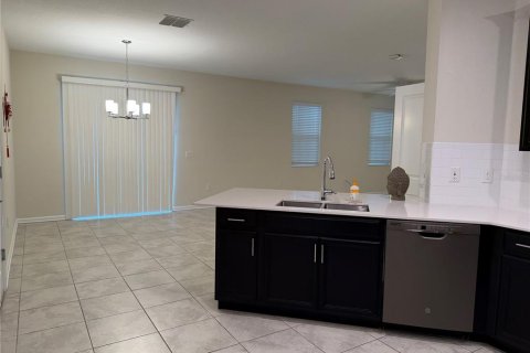Townhouse in Davenport, Florida 5 bedrooms, 234.3 sq.m. № 2227557 - photo 7