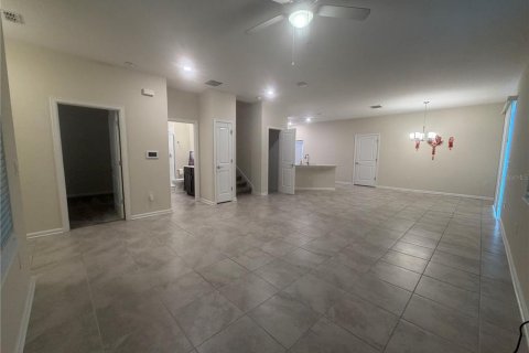 Townhouse in Davenport, Florida 5 bedrooms, 234.3 sq.m. № 2227557 - photo 14
