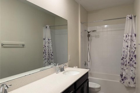 Townhouse in Davenport, Florida 5 bedrooms, 234.3 sq.m. № 2227557 - photo 24