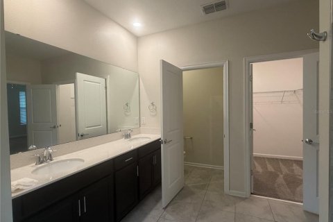 Townhouse in Davenport, Florida 5 bedrooms, 234.3 sq.m. № 2227557 - photo 22