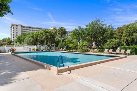 Condo in Pompano Beach, Florida, 2 bedrooms № 2247073 - photo 20