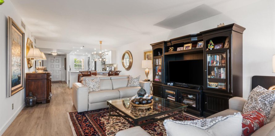 Condo in Pompano Beach, Florida, 2 bedrooms № 2247073