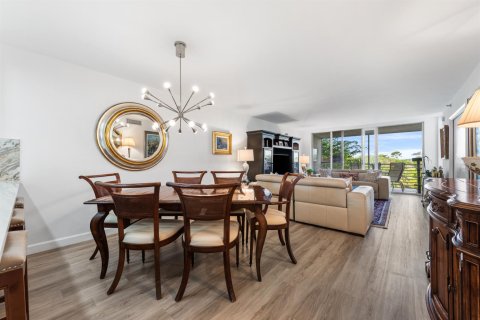 Condo in Pompano Beach, Florida, 2 bedrooms № 2247073 - photo 5