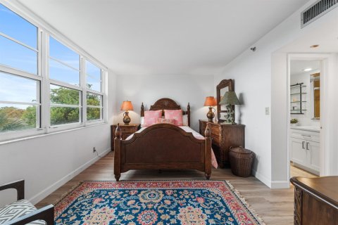 Condo in Pompano Beach, Florida, 2 bedrooms № 2247073 - photo 15