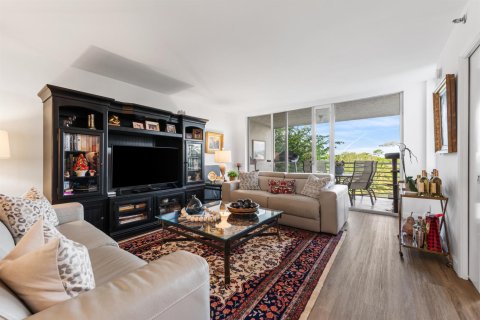 Condo in Pompano Beach, Florida, 2 bedrooms № 2247073 - photo 4