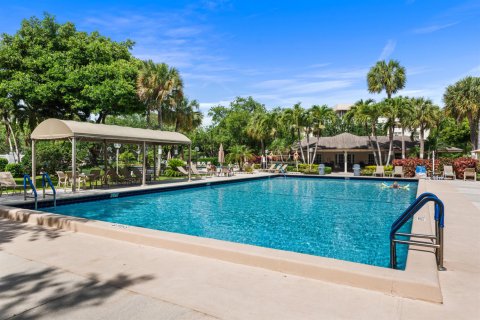 Condo in Pompano Beach, Florida, 2 bedrooms № 2247073 - photo 19