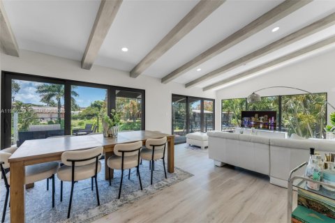 Casa en venta en Deerfield Beach, Florida, 5 dormitorios, 263.47 m2 № 1996498 - foto 5