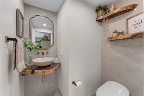 Casa en venta en Deerfield Beach, Florida, 5 dormitorios, 263.47 m2 № 1996498 - foto 25