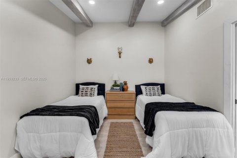 Casa en venta en Deerfield Beach, Florida, 5 dormitorios, 263.47 m2 № 1996498 - foto 23