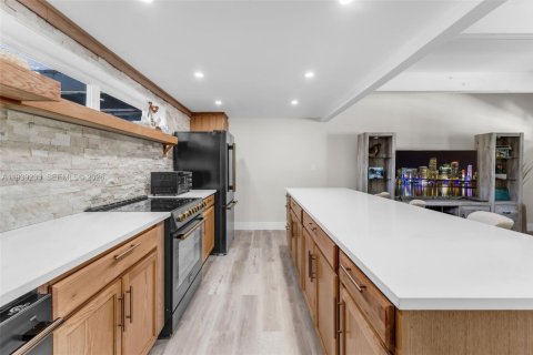 Casa en venta en Deerfield Beach, Florida, 5 dormitorios, 263.47 m2 № 1996498 - foto 30