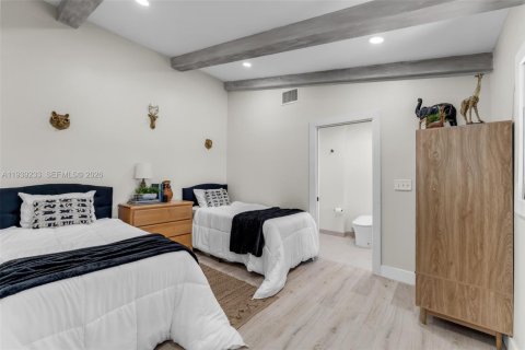 Casa en venta en Deerfield Beach, Florida, 5 dormitorios, 263.47 m2 № 1996498 - foto 24