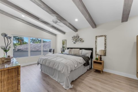 Casa en venta en Deerfield Beach, Florida, 5 dormitorios, 263.47 m2 № 1996498 - foto 19