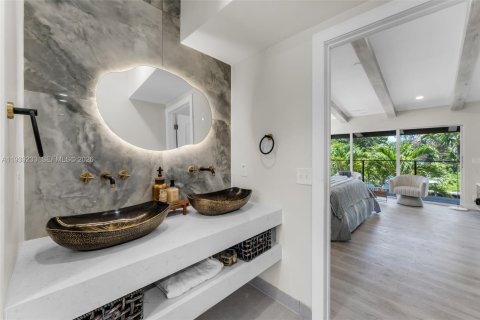 Casa en venta en Deerfield Beach, Florida, 5 dormitorios, 263.47 m2 № 1996498 - foto 18