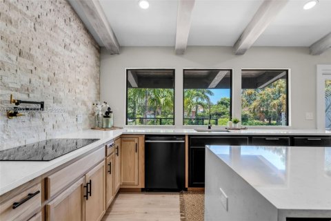 Casa en venta en Deerfield Beach, Florida, 5 dormitorios, 263.47 m2 № 1996498 - foto 4