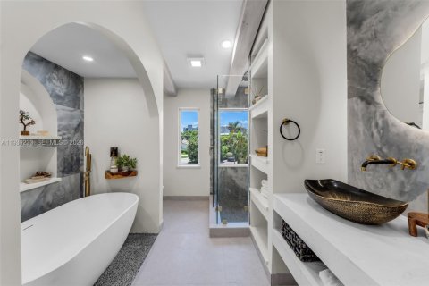 Casa en venta en Deerfield Beach, Florida, 5 dormitorios, 263.47 m2 № 1996498 - foto 15