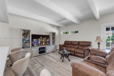 Casa en venta en Deerfield Beach, Florida, 5 dormitorios, 263.47 m2 № 1996498 - foto 26