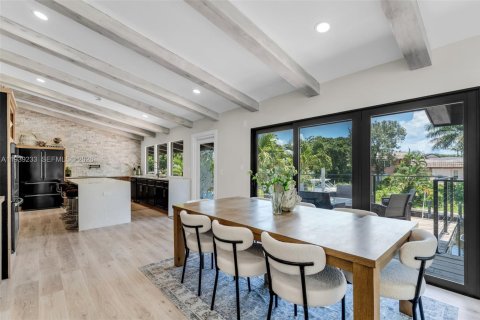 Casa en venta en Deerfield Beach, Florida, 5 dormitorios, 263.47 m2 № 1996498 - foto 7