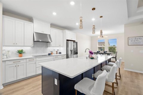 Casa en venta en Wesley Chapel, Florida, 5 dormitorios, 321.53 m2 № 1773147 - foto 9