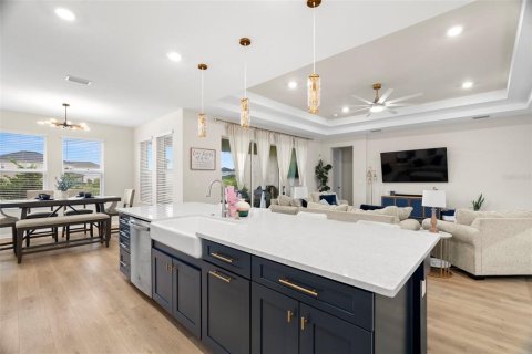 Casa en venta en Wesley Chapel, Florida, 5 dormitorios, 321.53 m2 № 1773147 - foto 12