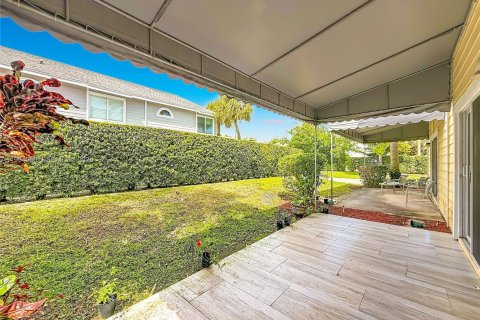 Touwnhouse à vendre à Boca Raton, Floride: 3 chambres, 173.54 m2 № 2063861 - photo 13