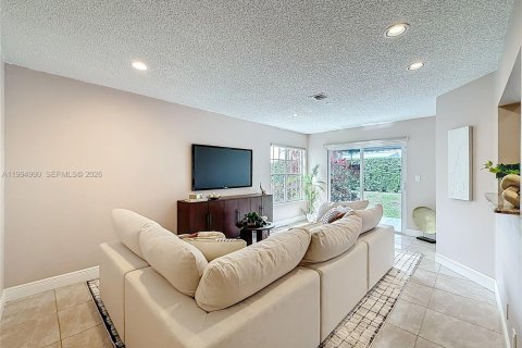 Touwnhouse à vendre à Boca Raton, Floride: 3 chambres, 173.54 m2 № 2063861 - photo 7