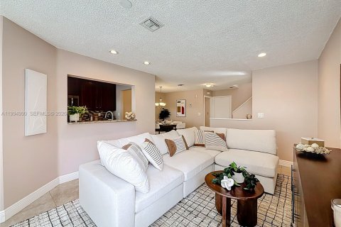 Touwnhouse à vendre à Boca Raton, Floride: 3 chambres, 173.54 m2 № 2063861 - photo 8