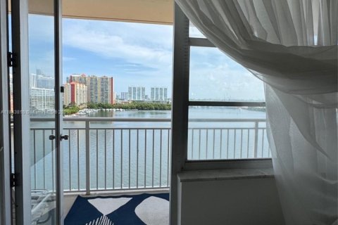 Apartamento en alquiler en Sunny Isles Beach, Florida, 2 dormitorios, 118.45 m2 № 1838687 - foto 5