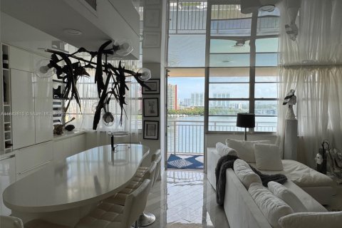 Apartamento en alquiler en Sunny Isles Beach, Florida, 2 dormitorios, 118.45 m2 № 1838687 - foto 9