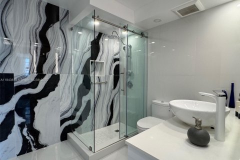 Apartamento en alquiler en Sunny Isles Beach, Florida, 2 dormitorios, 118.45 m2 № 1838687 - foto 17