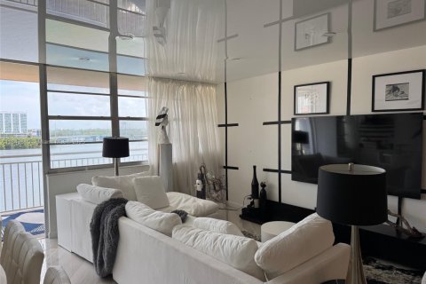 Apartamento en alquiler en Sunny Isles Beach, Florida, 2 dormitorios, 118.45 m2 № 1838687 - foto 11