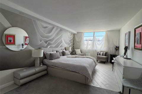 Apartamento en alquiler en Sunny Isles Beach, Florida, 2 dormitorios, 118.45 m2 № 1838687 - foto 12