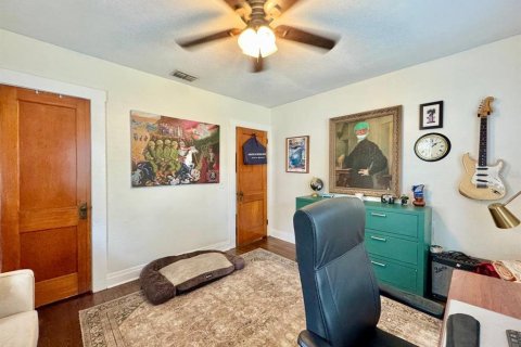 House in Tampa, Florida 2 bedrooms, 100.33 sq.m. № 1909098 - photo 18