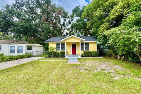 House in Tampa, Florida 2 bedrooms, 100.33 sq.m. № 1909098 - photo 1